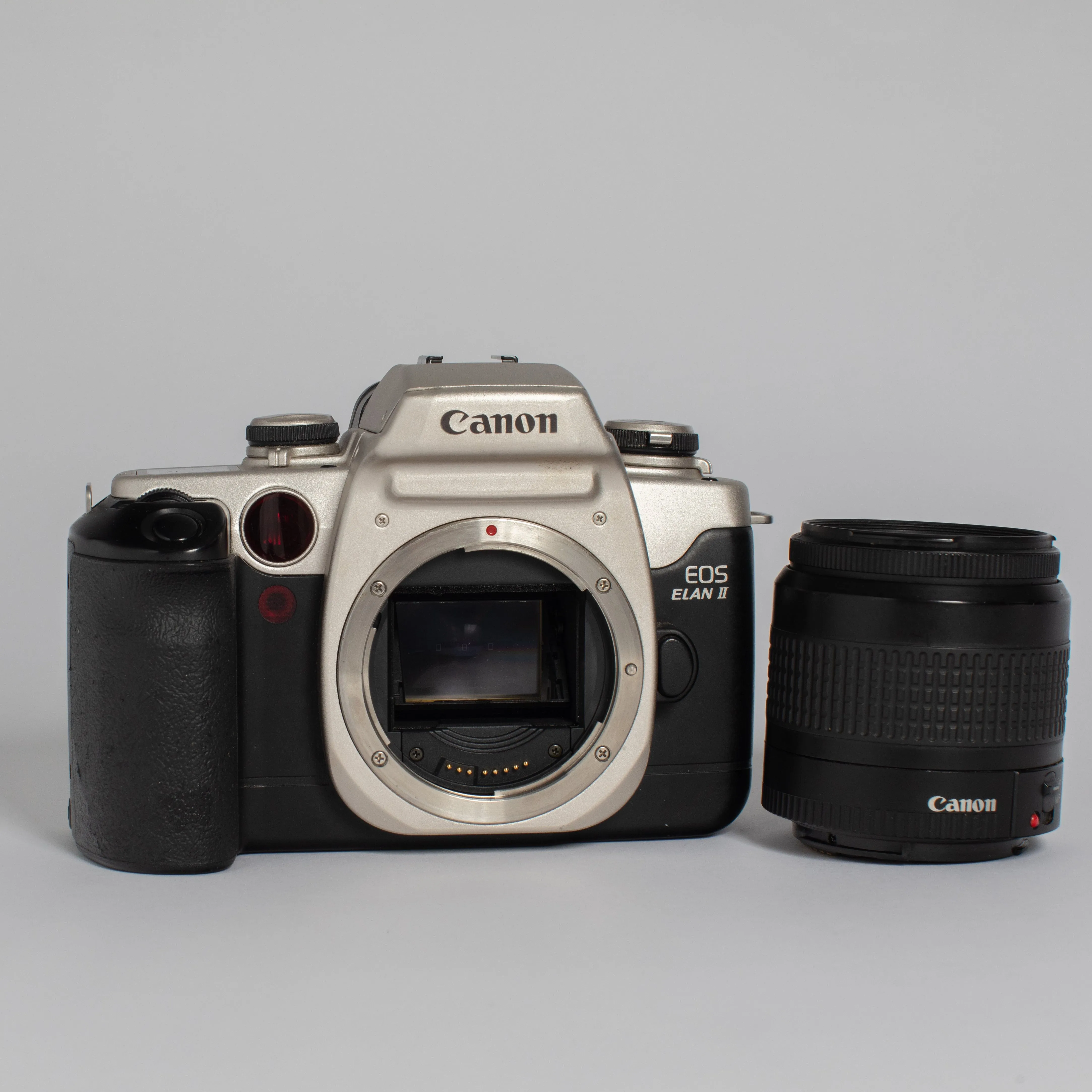 Canon EOS Elan II w/ Canon Zoom EF 35-80mm III 4-5.6