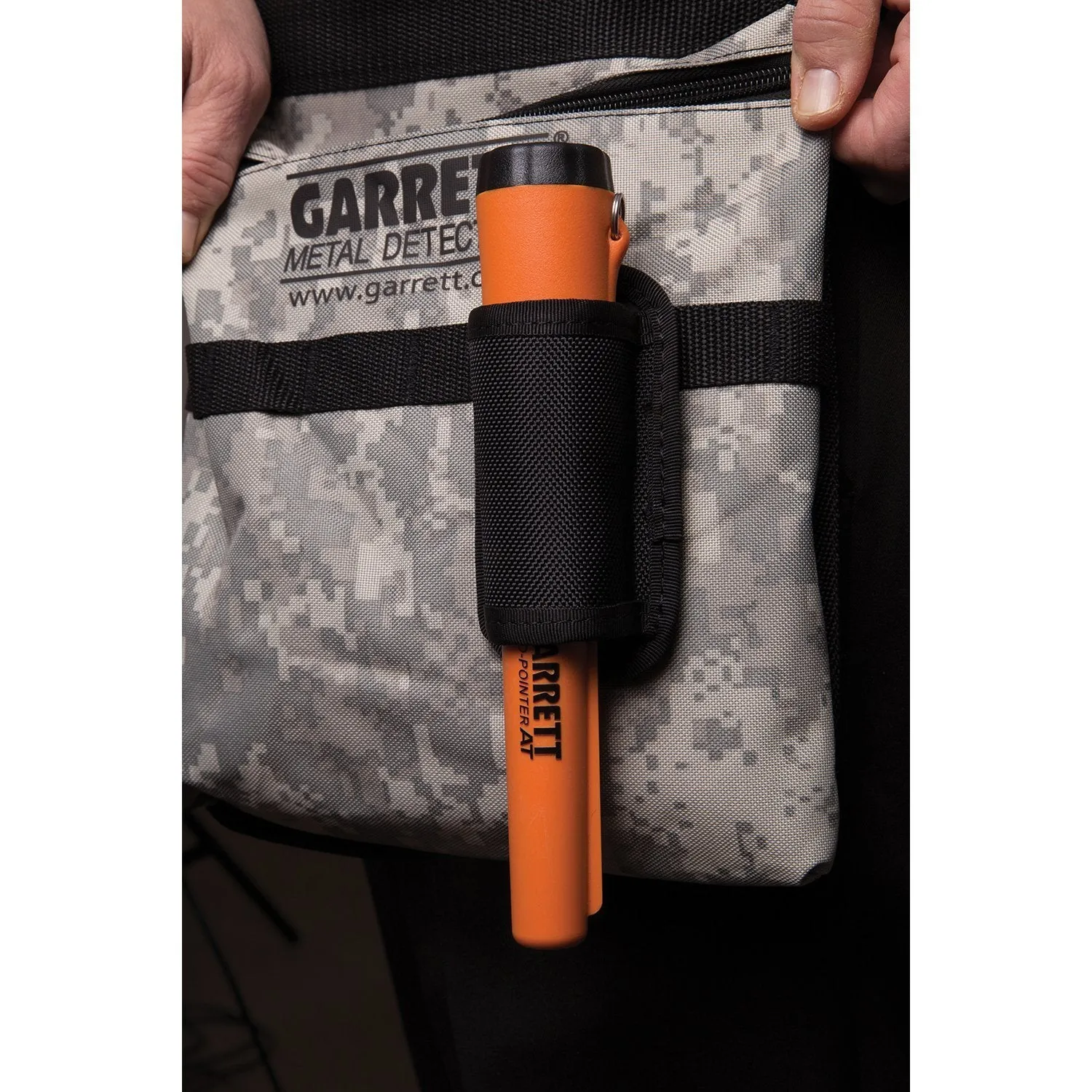 Garrett Pro Pointer AT Metal Detector Waterproof with Camo Digger&#39;s Pouch and Edge Digger