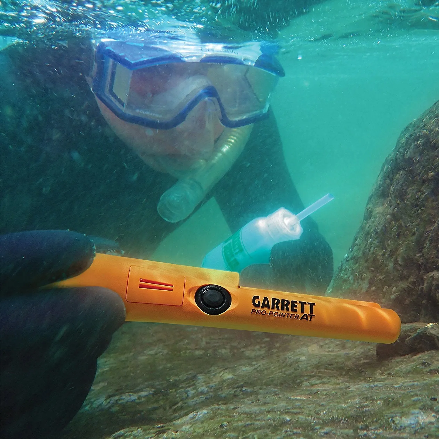Garrett Pro Pointer AT Metal Detector Waterproof with Camo Digger&#39;s Pouch and Edge Digger