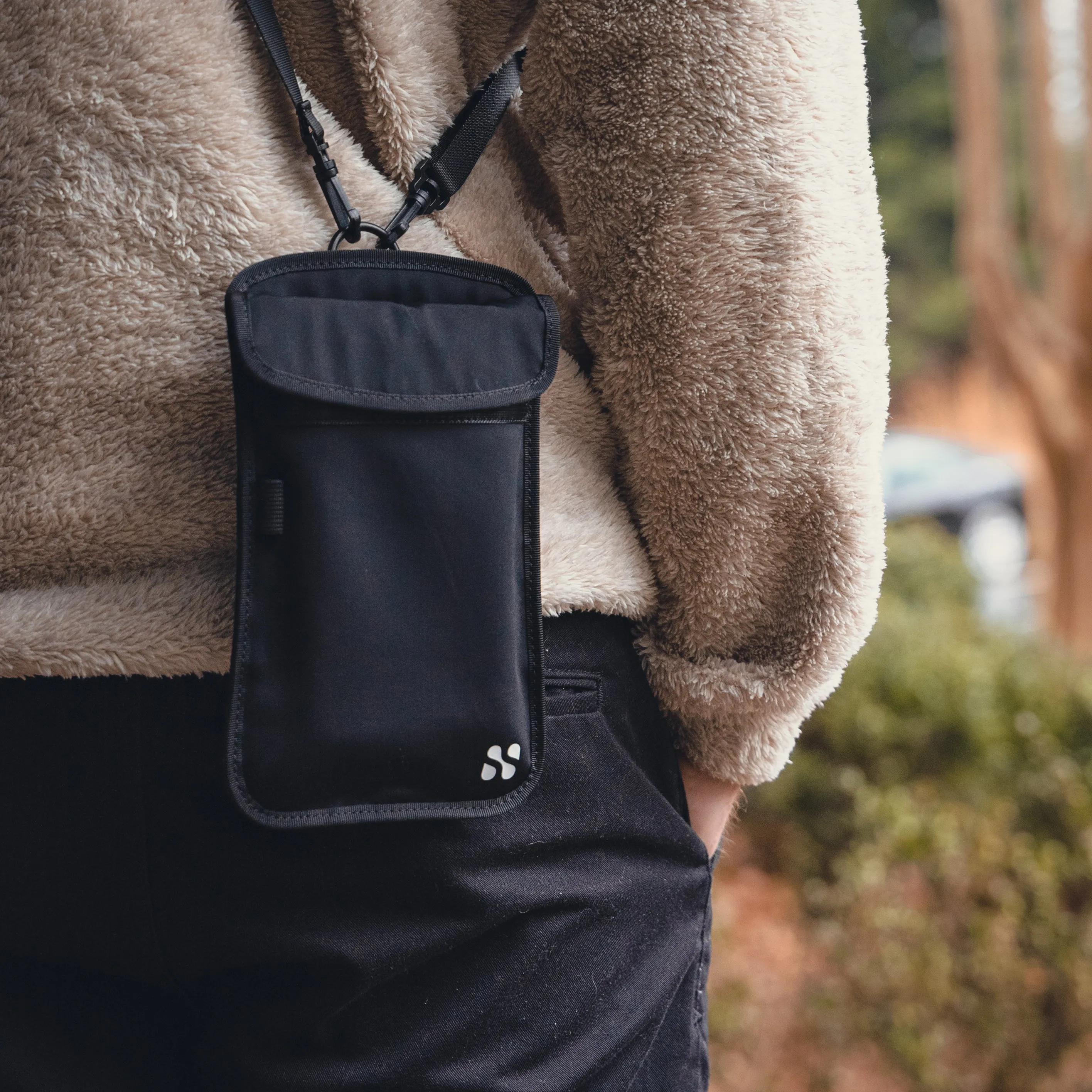 SafeSleeve Security & Privacy Privacy Pouch for Cell Phone