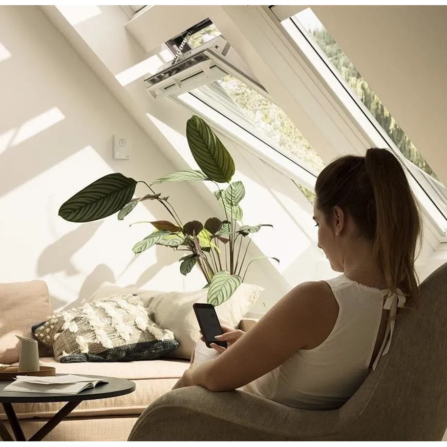 VELUX GGL FK06 206821U Triple Glazed White Painted INTEGRA® Electric Window (66 x 118 cm)