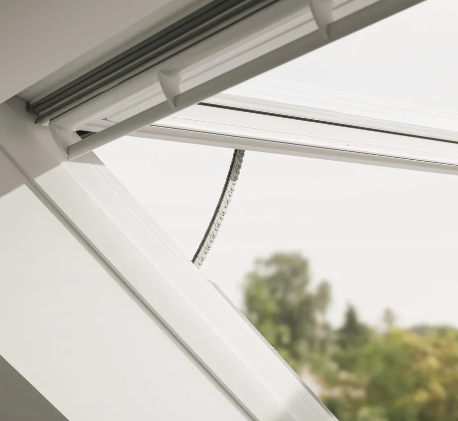 VELUX GPU SK06 006621U Top-Hung Triple Glazed INTEGRA® Electric Window (114 x 118 cm)