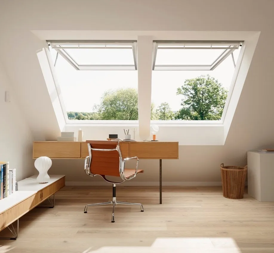 VELUX GPU SK06 006621U Top-Hung Triple Glazed INTEGRA® Electric Window (114 x 118 cm)