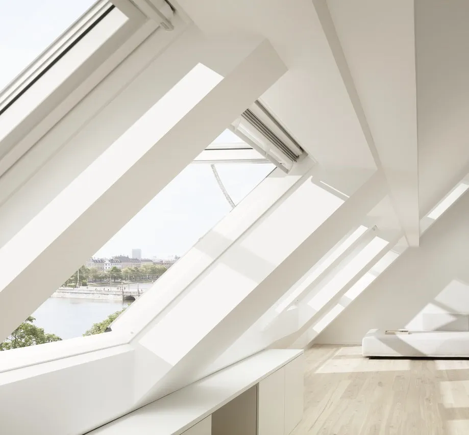 VELUX GPU SK06 006621U Top-Hung Triple Glazed INTEGRA® Electric Window (114 x 118 cm)